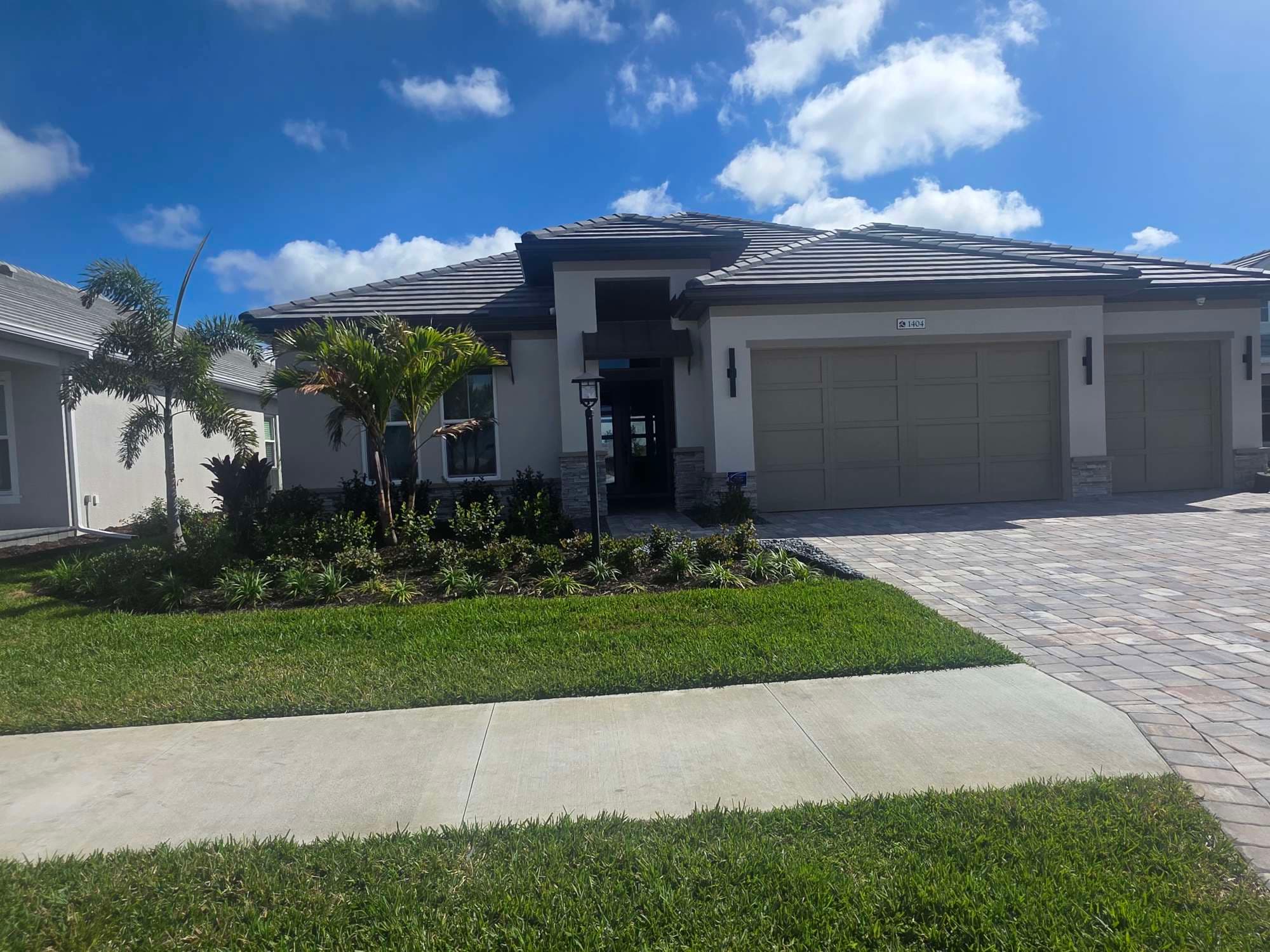 Stucco exterior painting project in Palmetto Florida