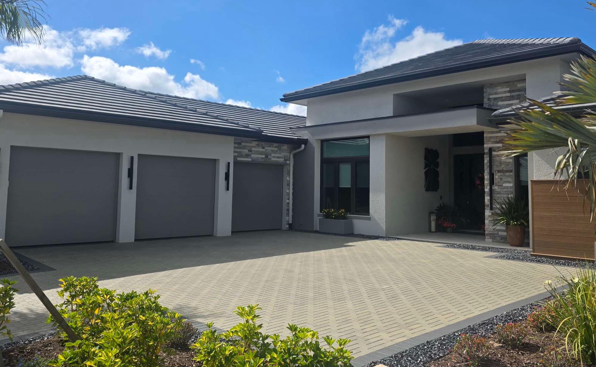 stucco painting lakewood ranch by Gold Lion Painting Inc for Lakewood Ranch