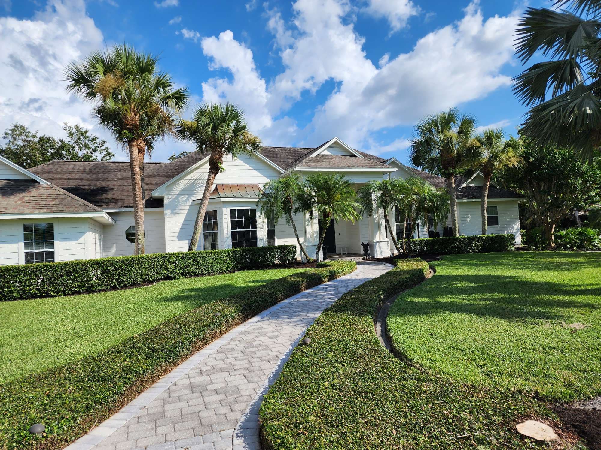 house exterior painting sarasota by Gold Lion Painting Inc for Sarasota